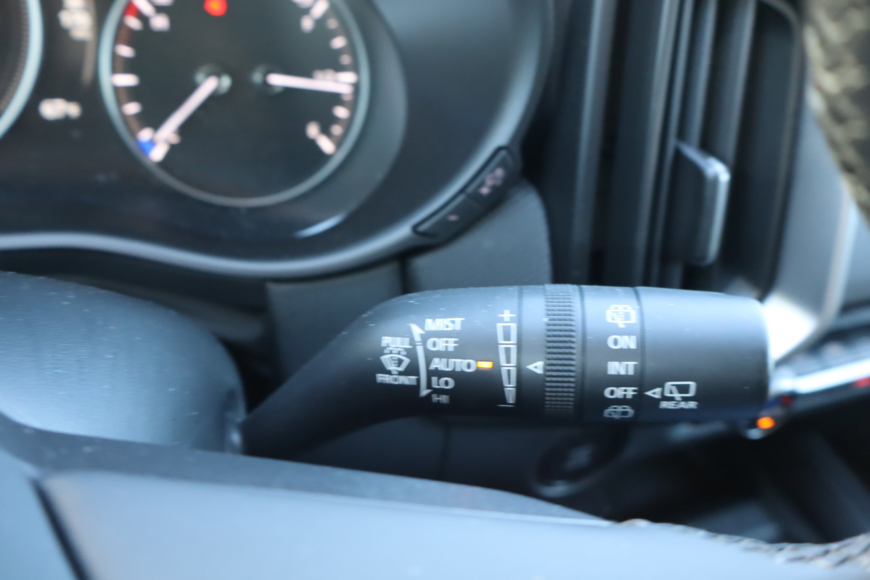 Used 2025 MAZDA CX-50 AWD 2.5 S w/ Premium Package image 23