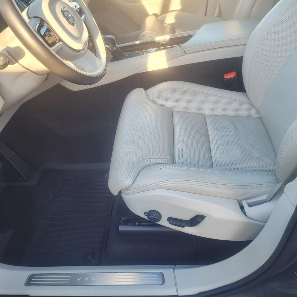 Used 2020 Volvo XC90 T6 Inscription w/ Protection Package Premier image 14