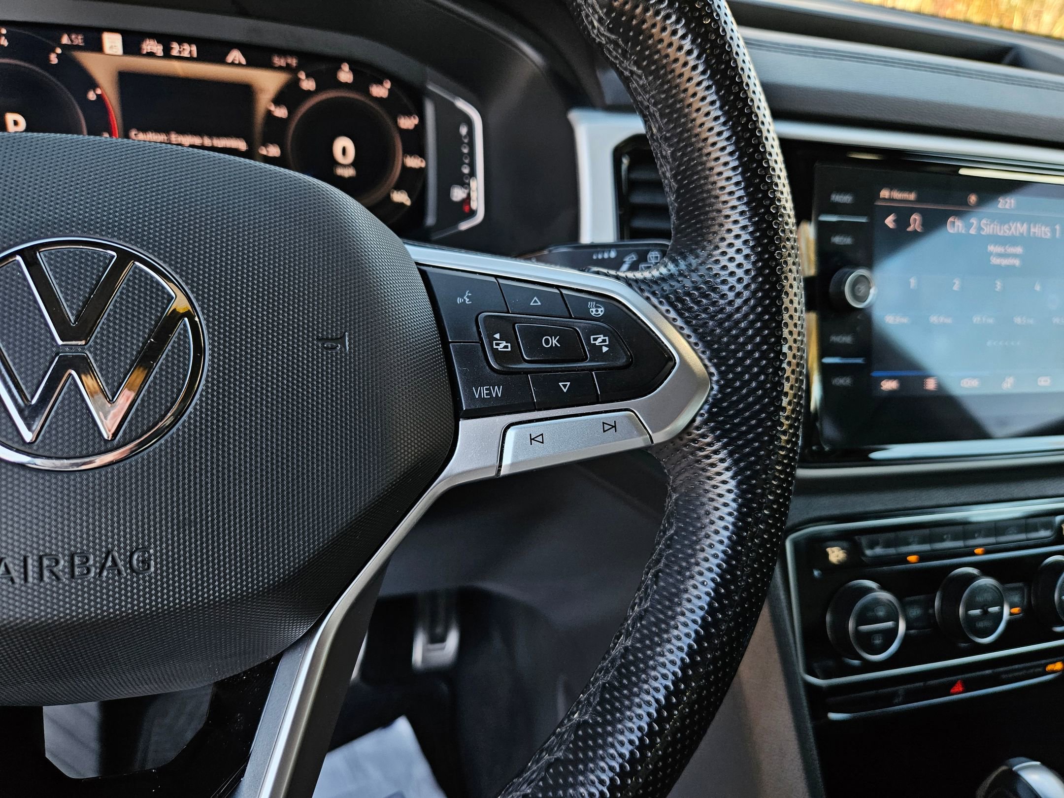 Used 2023 Volkswagen Atlas Cross Sport SEL image 11