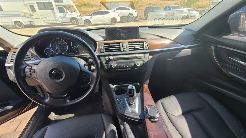Used 2015 BMW 320i xDrive Sedan AWD/4WD image 6