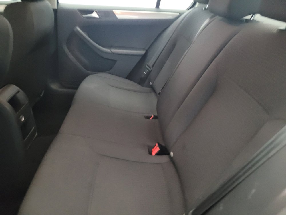 Used 2016 Volkswagen Jetta SE FWD image 18