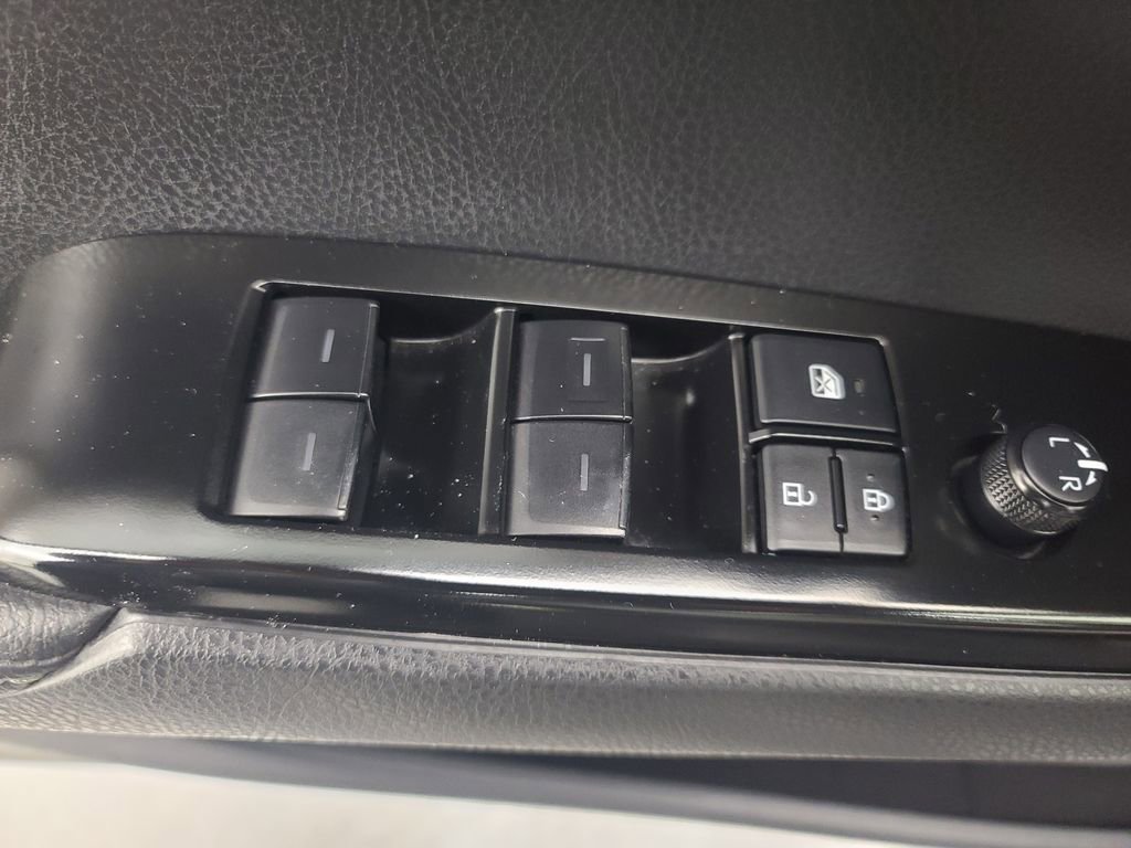 Used 2025 Toyota Camry XLE w/ Premium Plus Package image 24