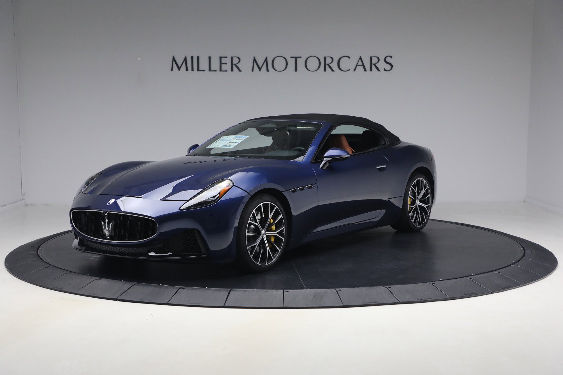 New 2026 Maserati GranCabrio Trofeo AWD/4WD image 13