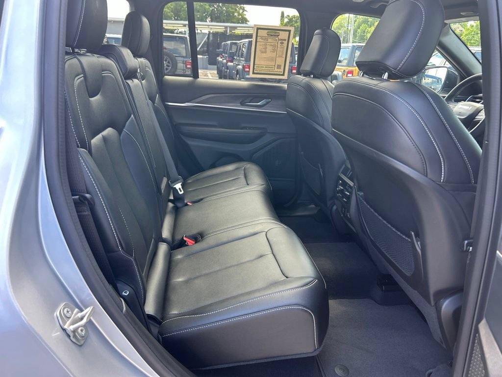 Certified 2024 Jeep Grand Cherokee Limited RWD image 29