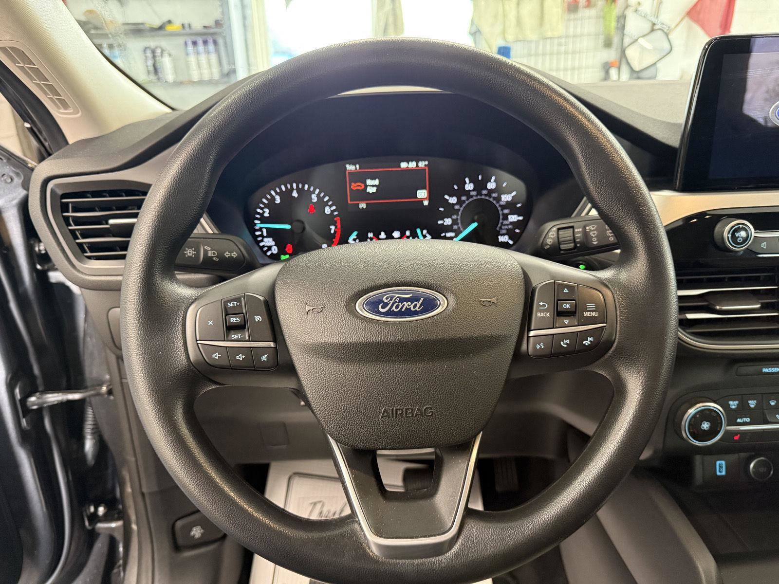 Used 2020 Ford Escape SE image 14