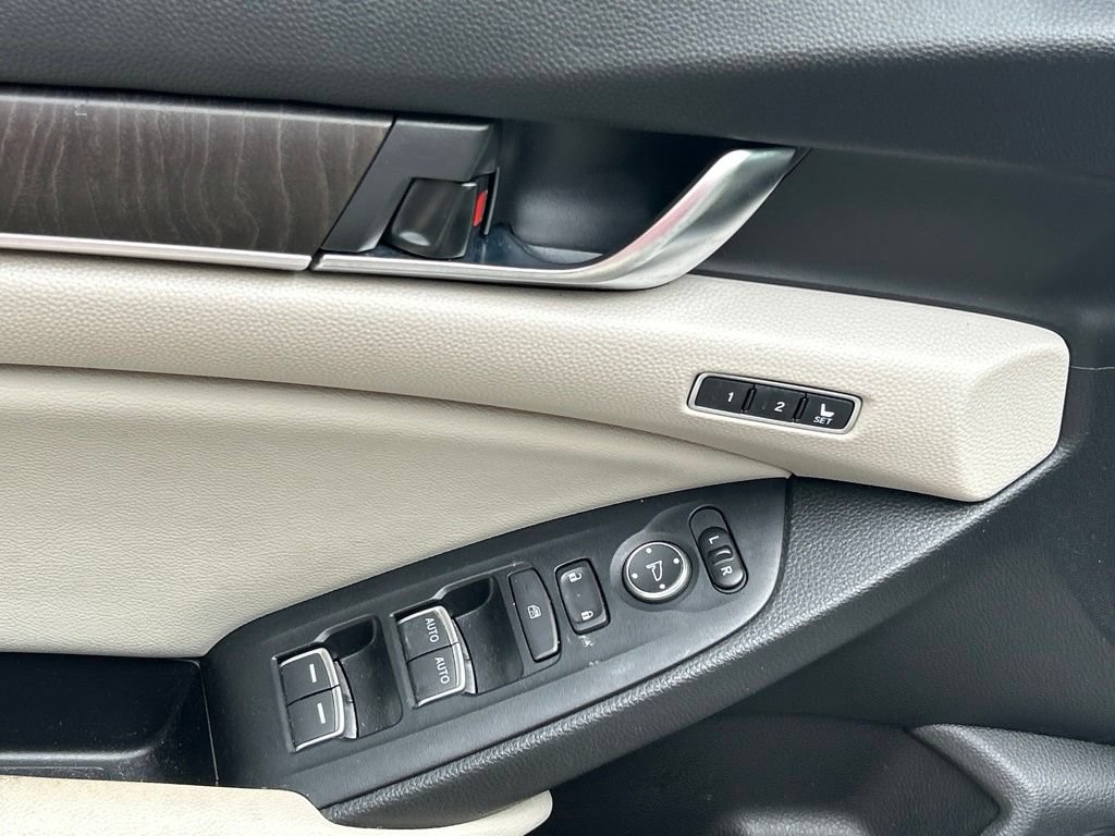Used 2018 Honda Accord EX-L image 18