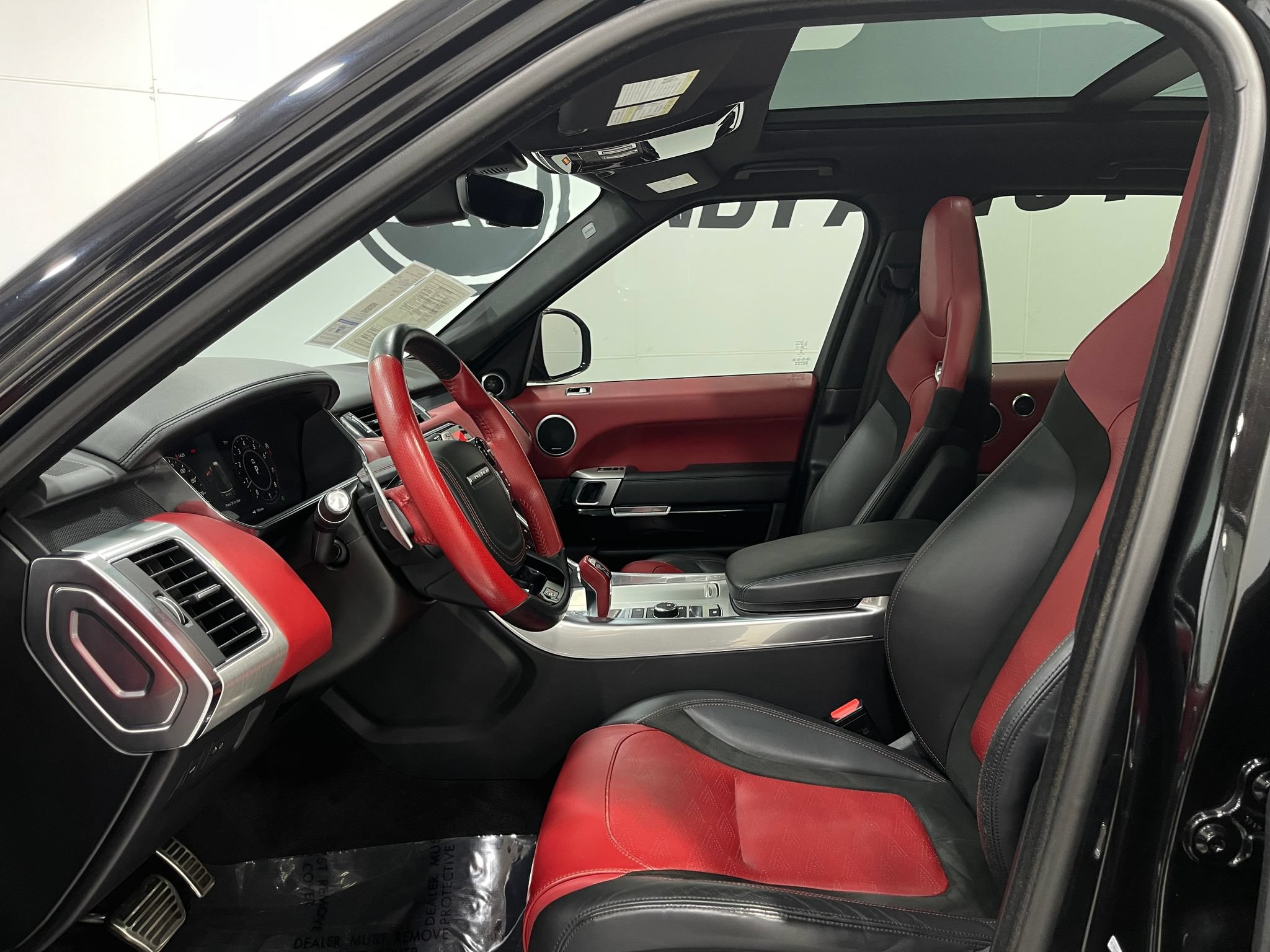 Used 2020 Land Rover Range Rover Sport SVR AWD/4WD image 13