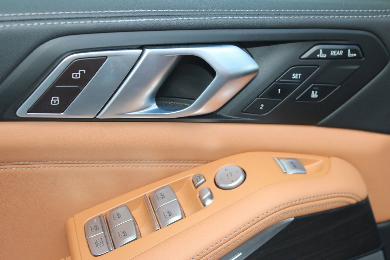 Certified 2024 BMW X7 xDrive40i image 13