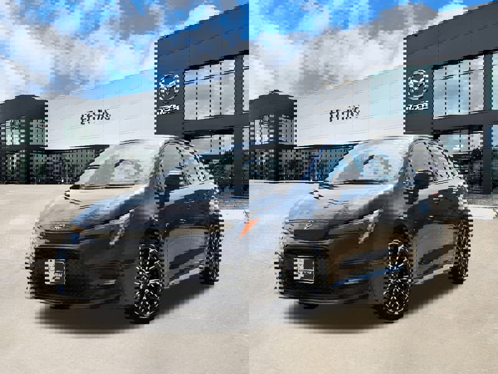 Used 2025 Toyota Corolla SE image 1