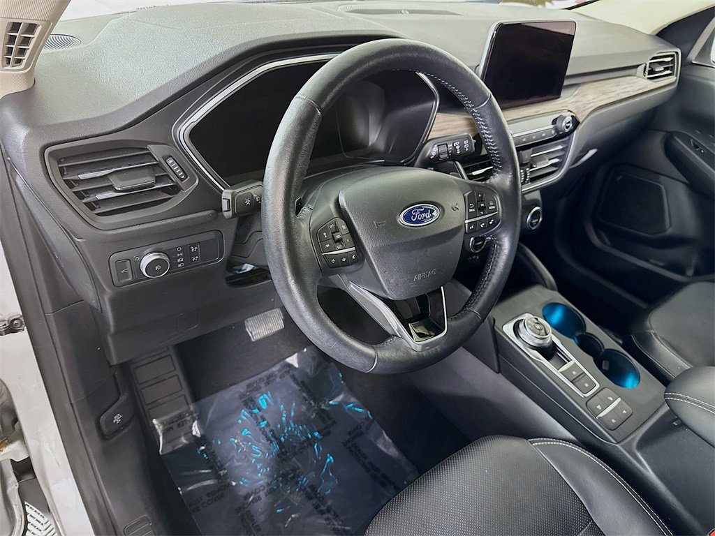 Used 2020 Ford Escape Titanium image 18