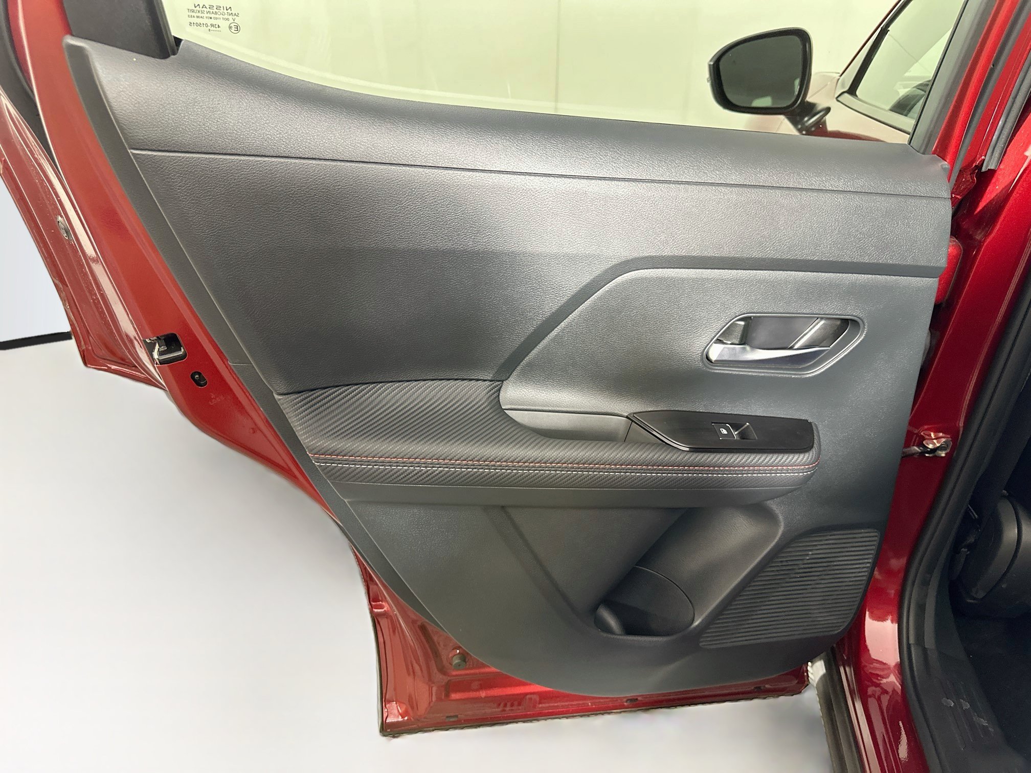 Used 2025 Nissan Kicks SR FWD image 24