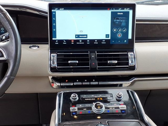 Used 2022 Lincoln Navigator Reserve image 14