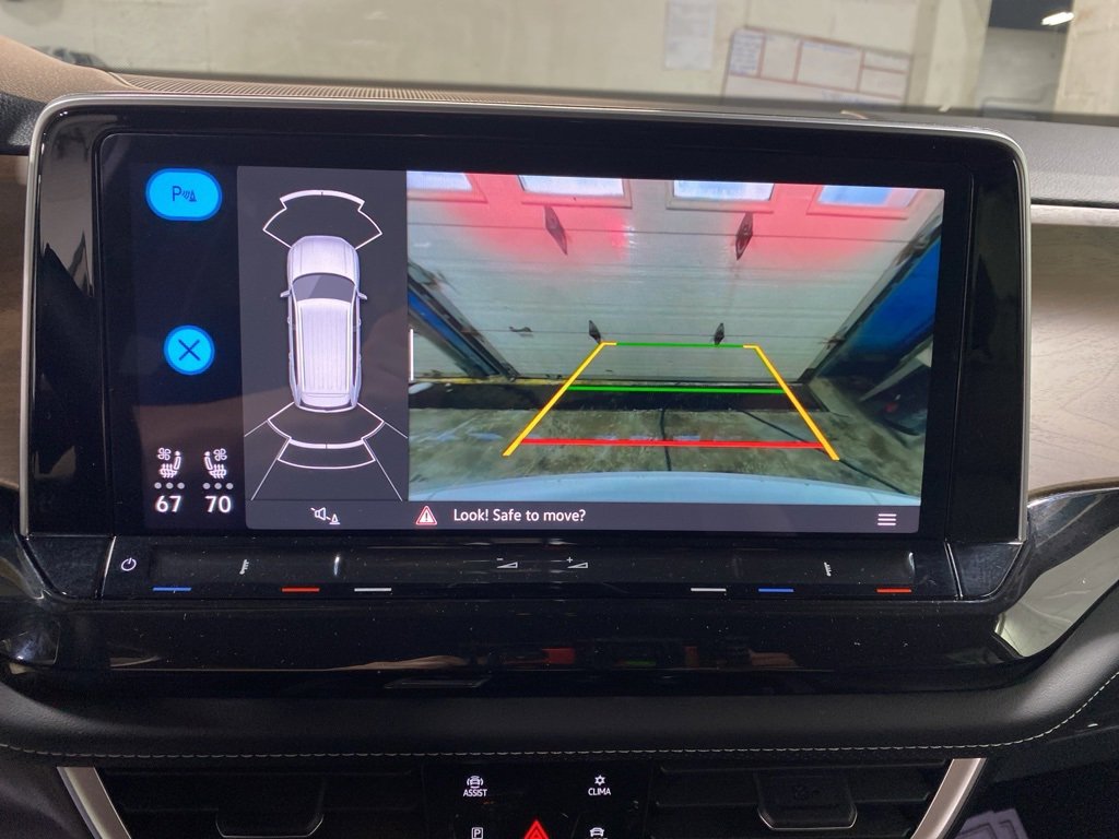 Used 2025 Volkswagen Atlas SE image 33