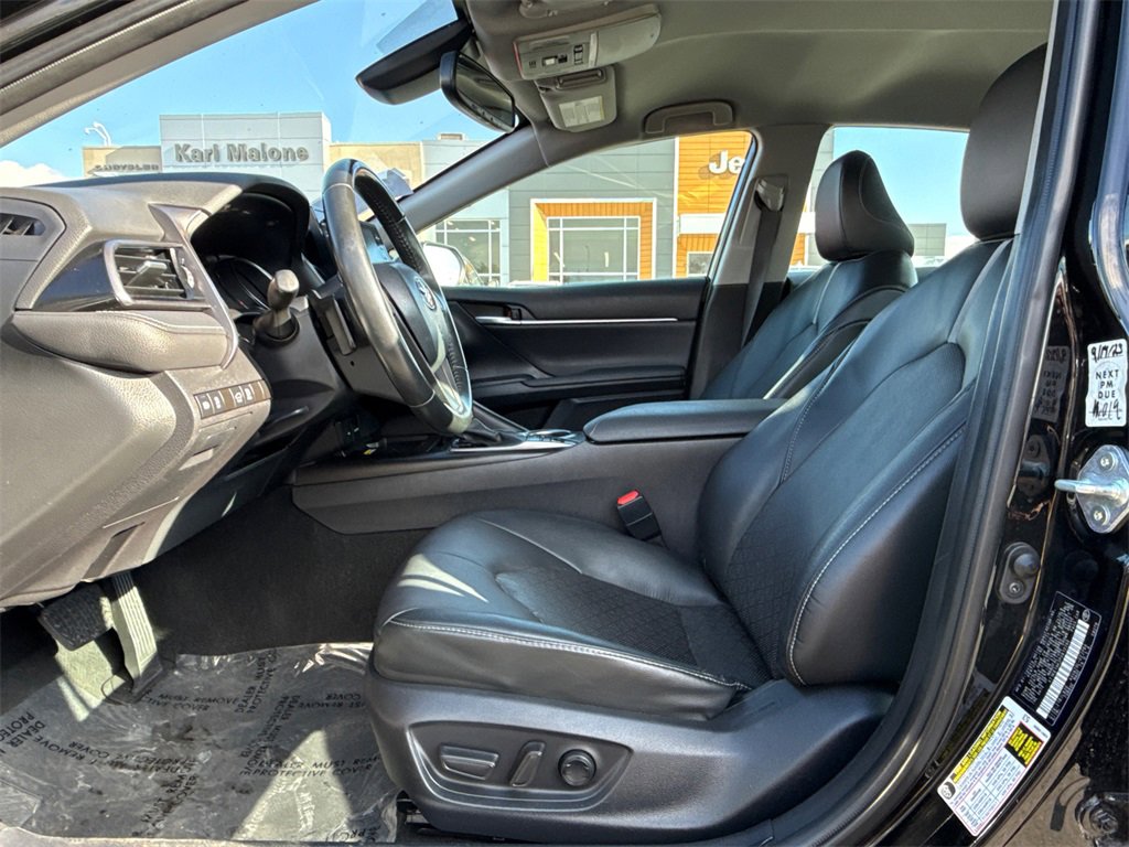 Used 2023 Toyota Camry XSE image 5