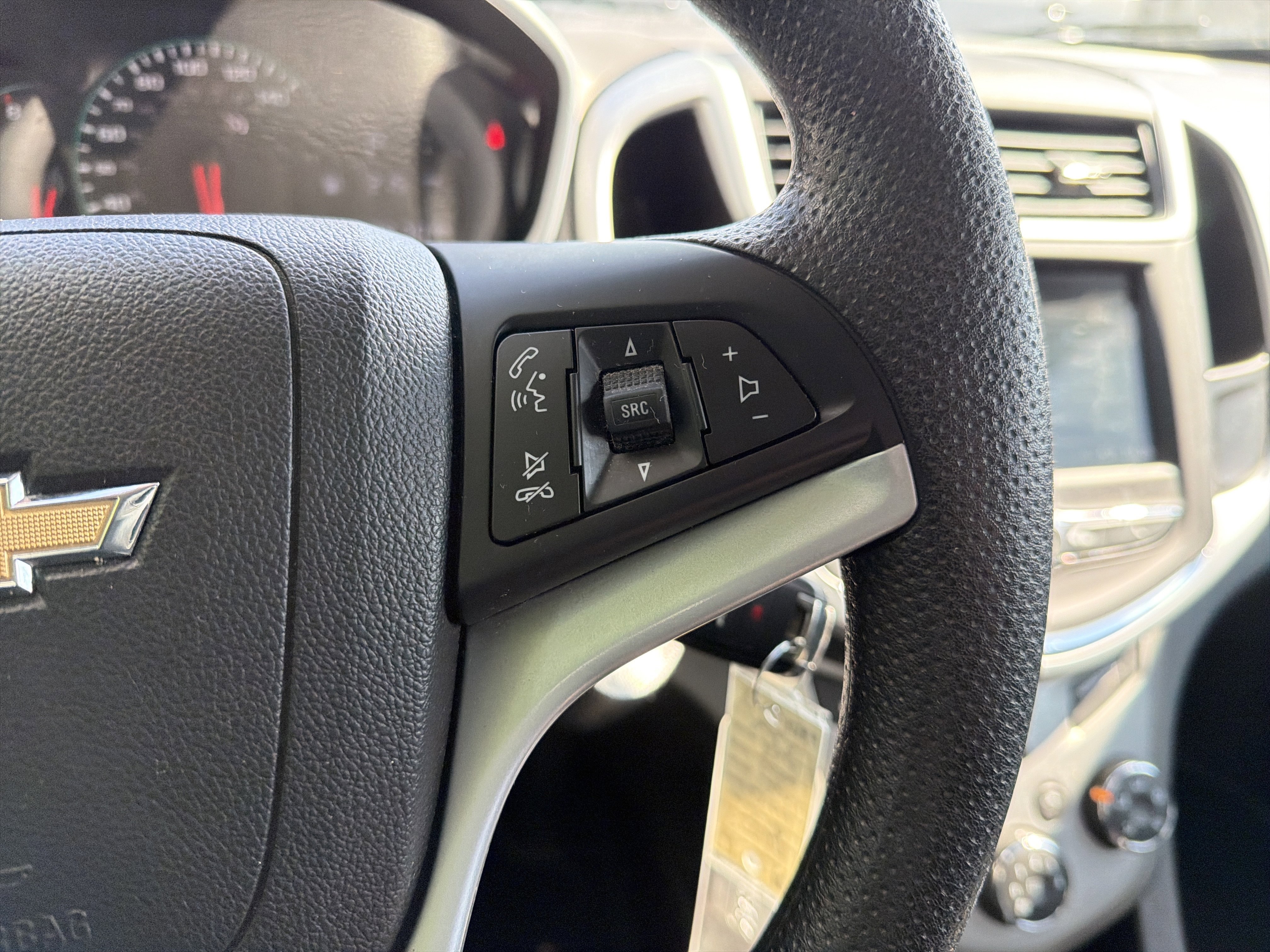 Used 2018 Chevrolet Sonic LT FWD image 20