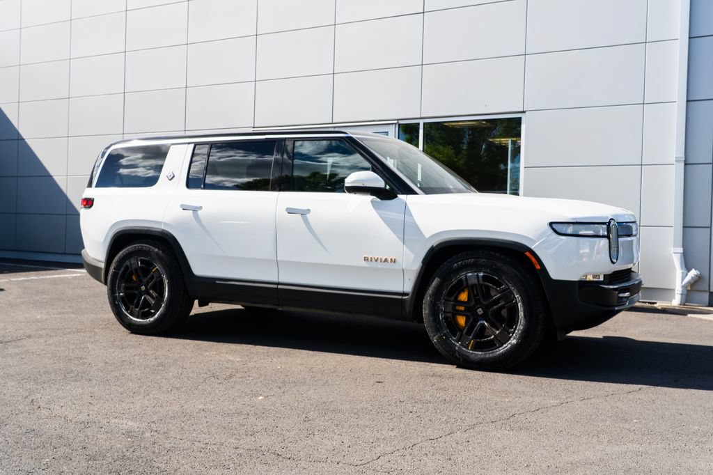 Used 2024 Rivian R1S Adventure AWD/4WD image 25