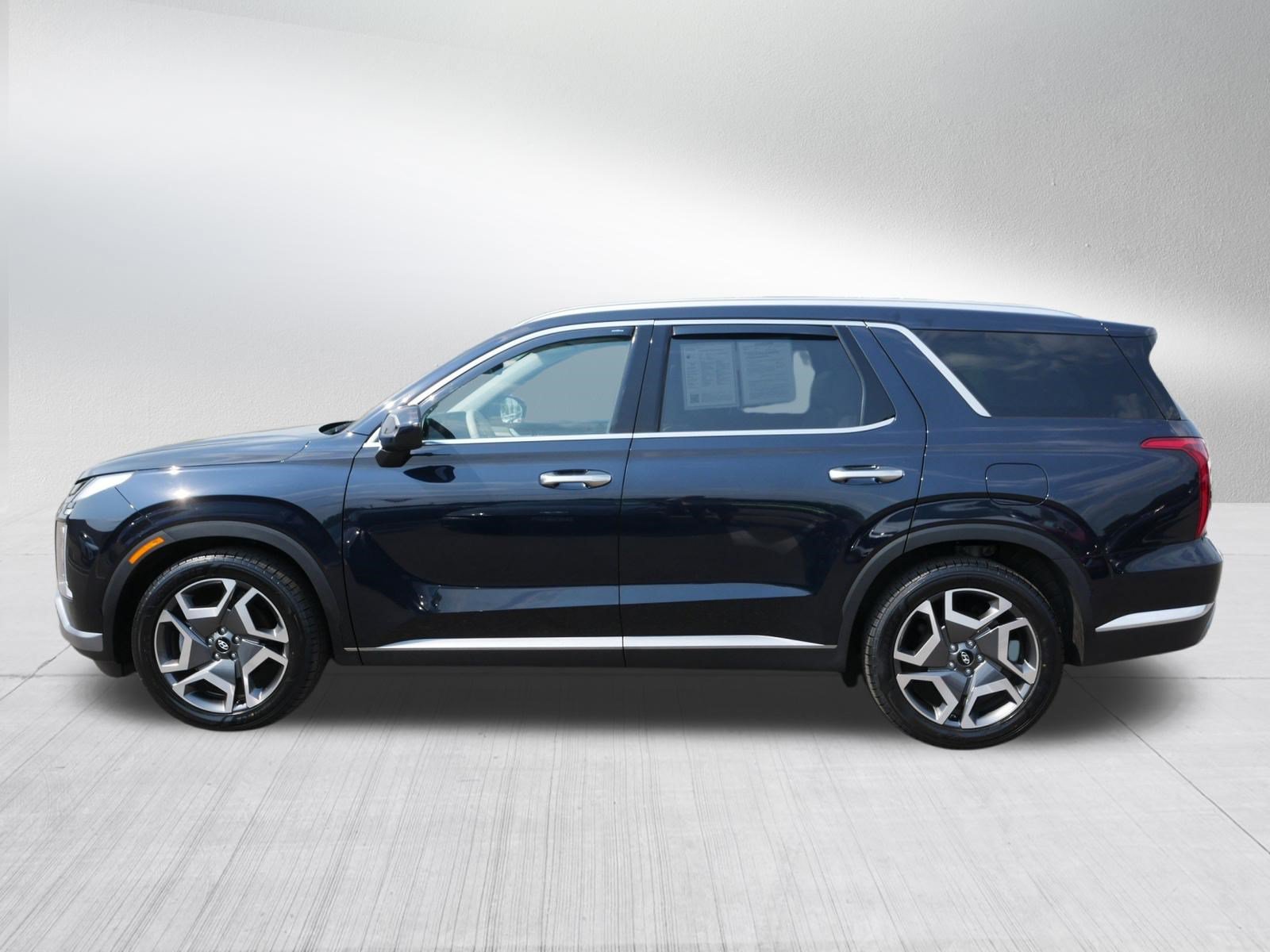 Certified 2023 Hyundai Palisade Limited w/ Cargo Package AWD/4WD image 4