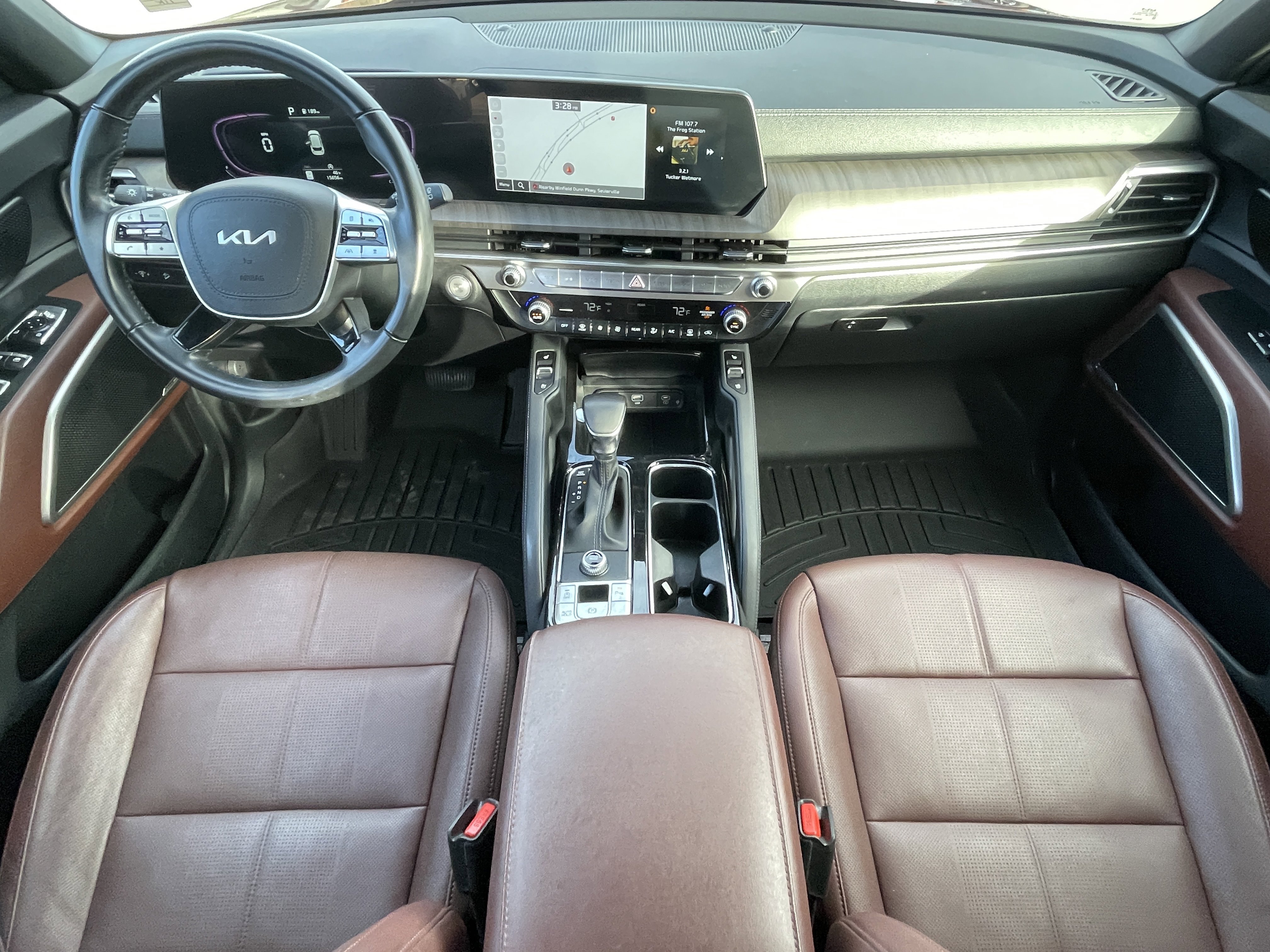 Used 2023 Kia Telluride EX w/ EX Captain's Chair Package image 18