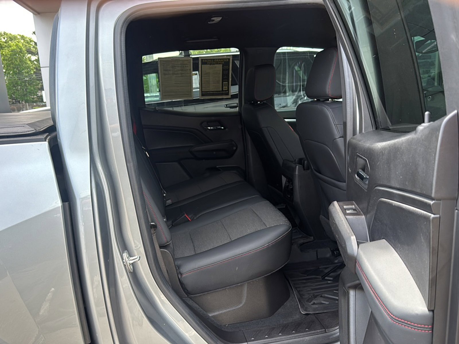 Used 2023 Chevrolet Colorado Z71 w/ Z71 Convenience Package 2 AWD/4WD image 19