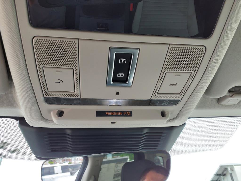 Used 2025 Land Rover Discovery Sport S image 21