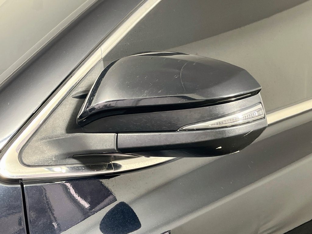 Used 2019 Toyota Highlander XLE FWD image 10