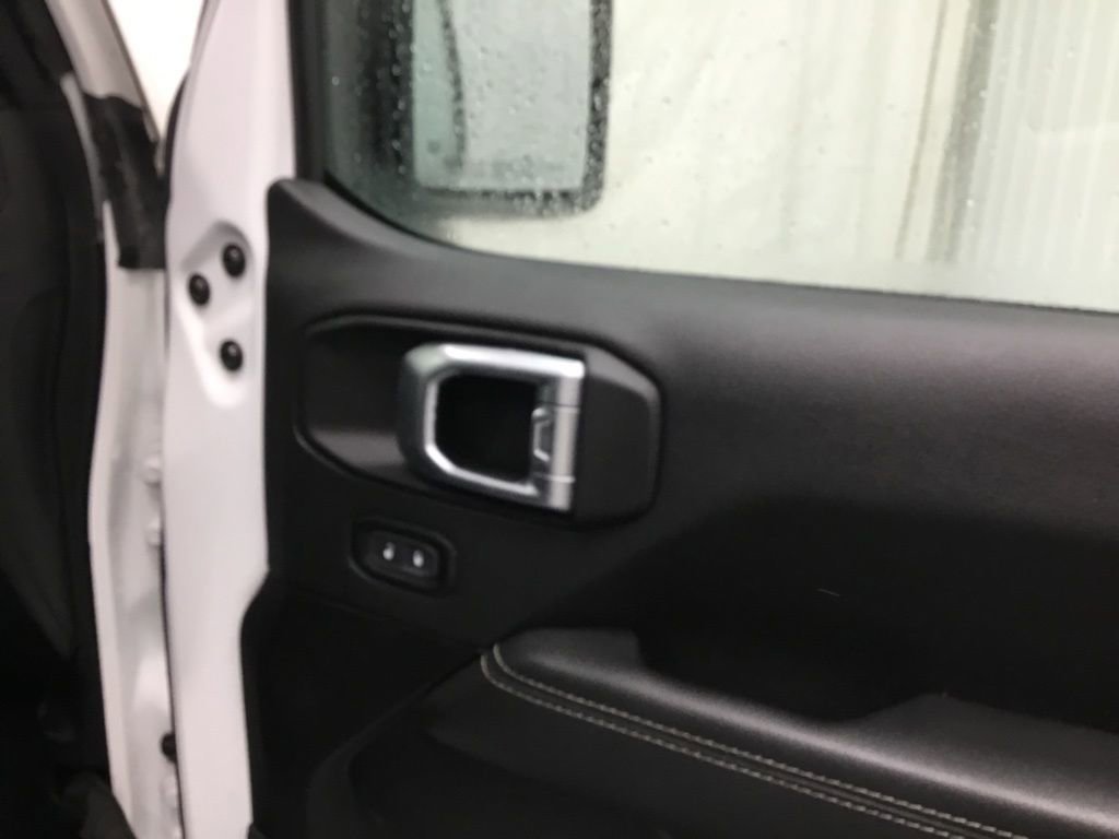 Used 2023 Jeep Wrangler Sahara image 20