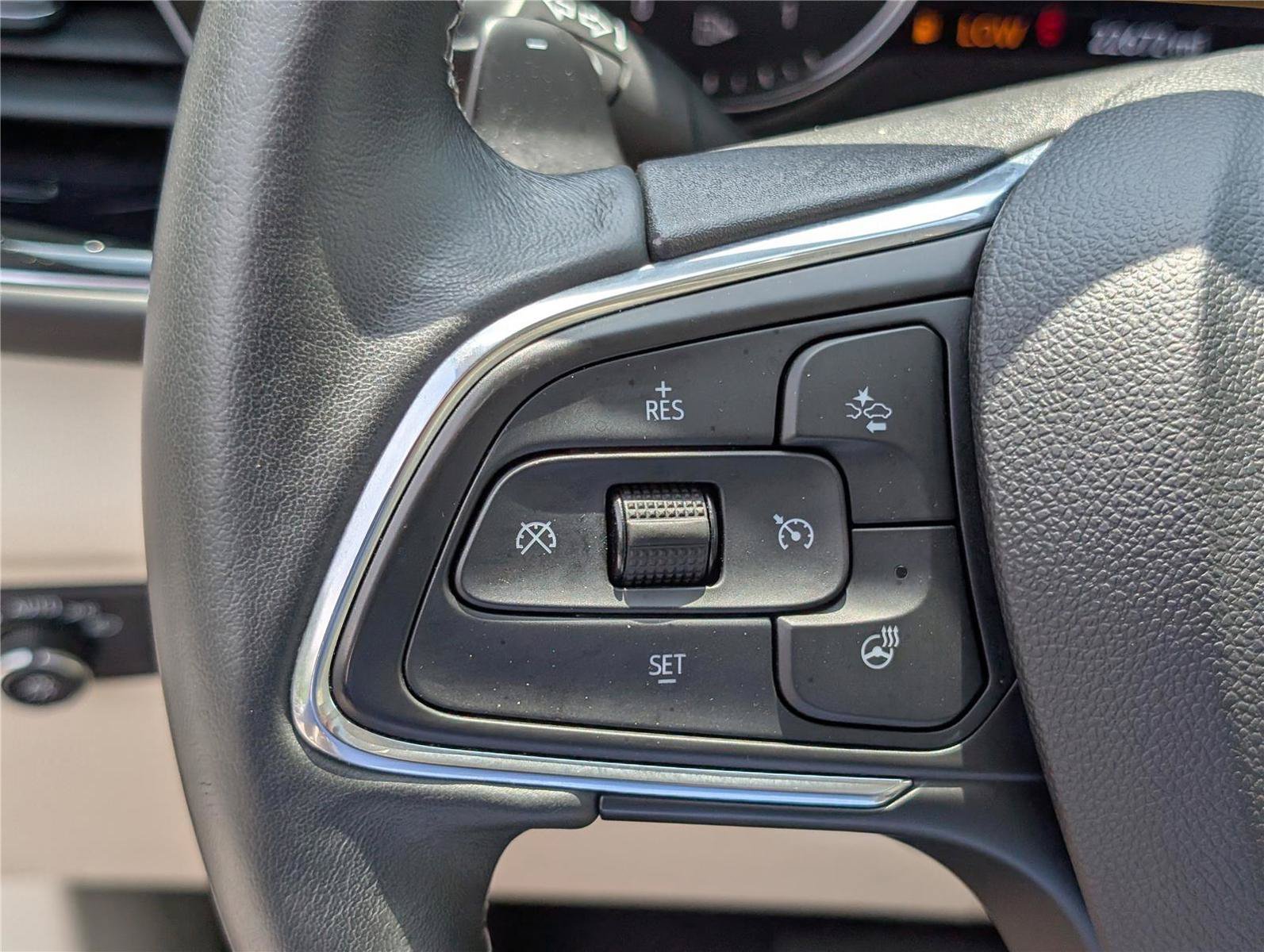 Used 2023 Buick Envision Avenir AWD/4WD image 25