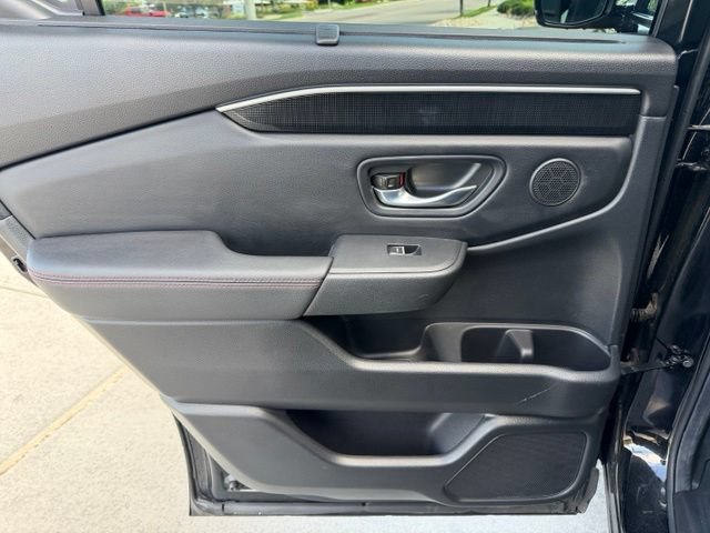 Used 2025 Honda Pilot Black Edition image 24