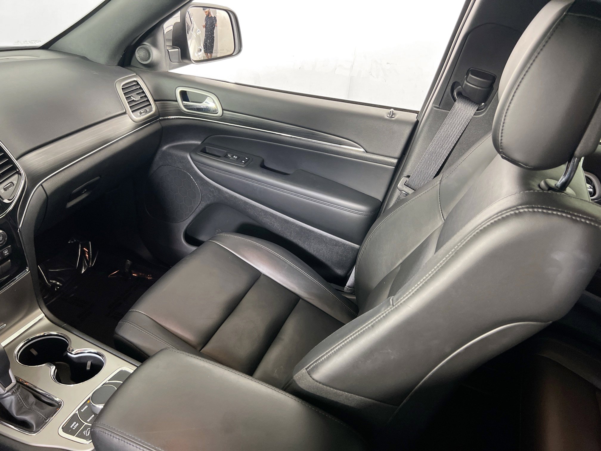 Used 2022 Jeep Grand Cherokee Limited image 23