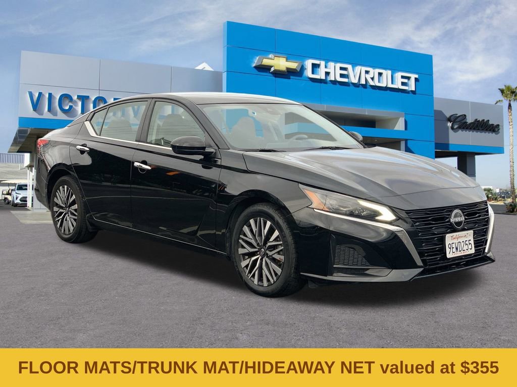Used 2023 Nissan Altima 2.5 SV image 3