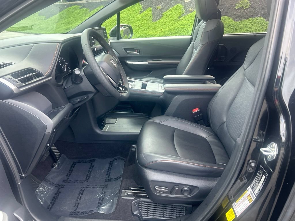 Certified 2023 Toyota Sienna XSE AWD/4WD image 9