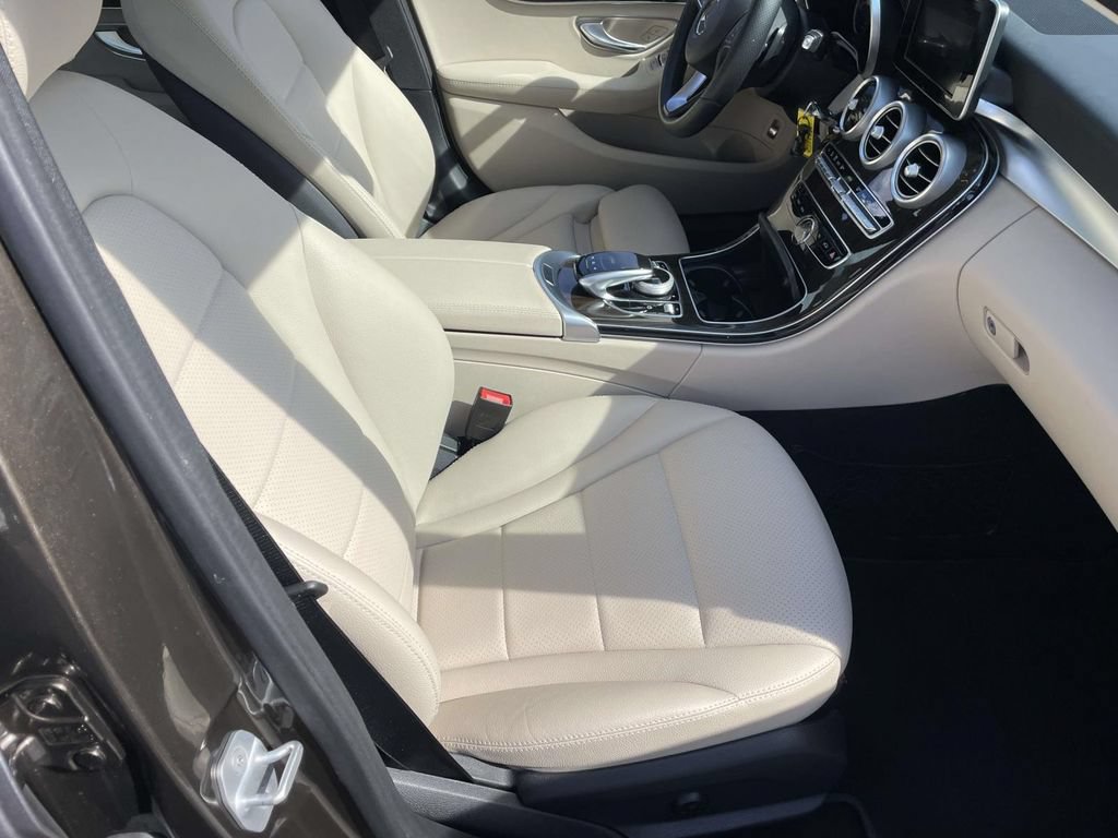 Used 2016 Mercedes-Benz C 300 4MATIC Sedan image 16