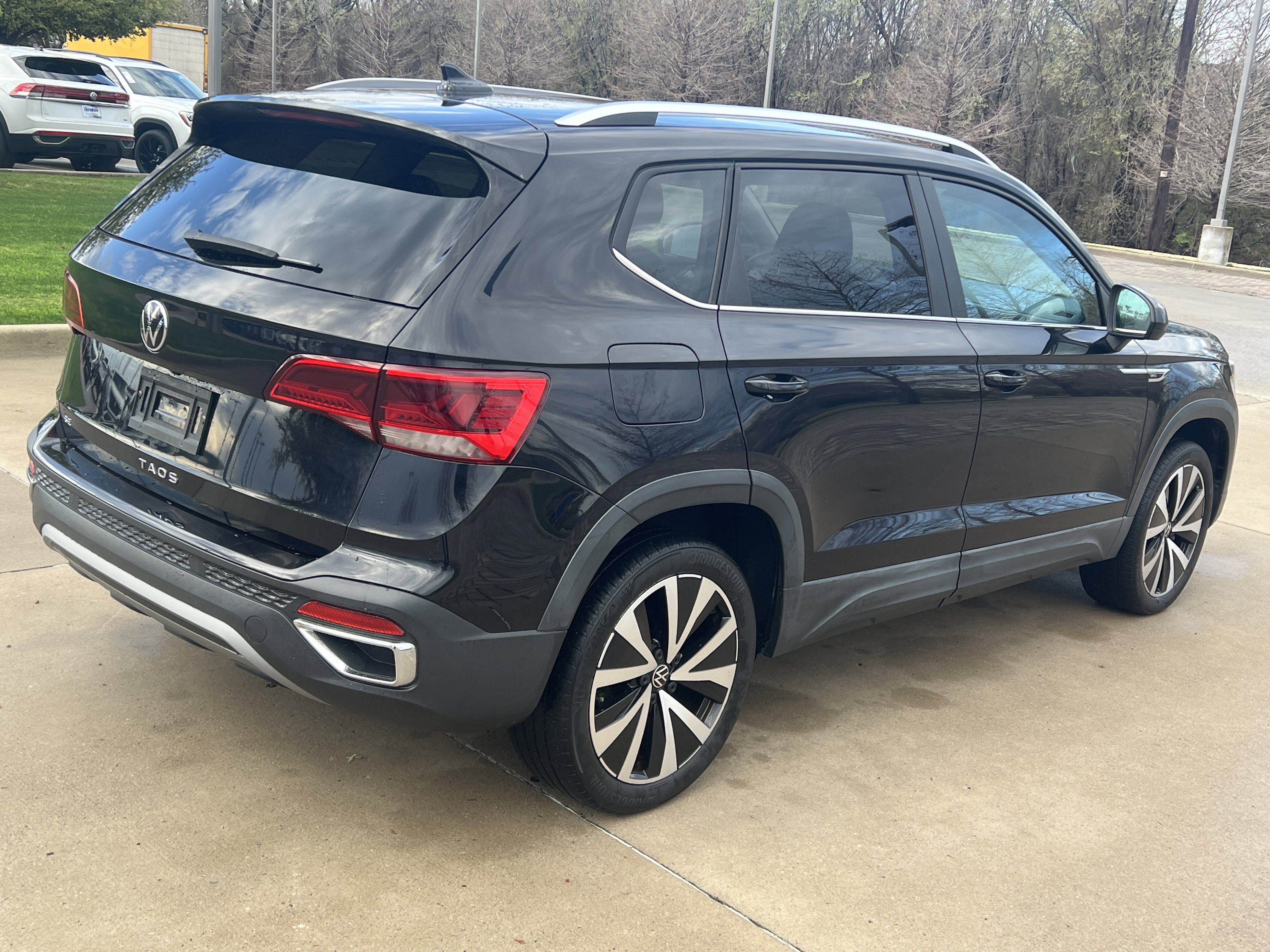 Certified 2023 Volkswagen Taos SE w/ Panoramic Sunroof Package FWD image 10