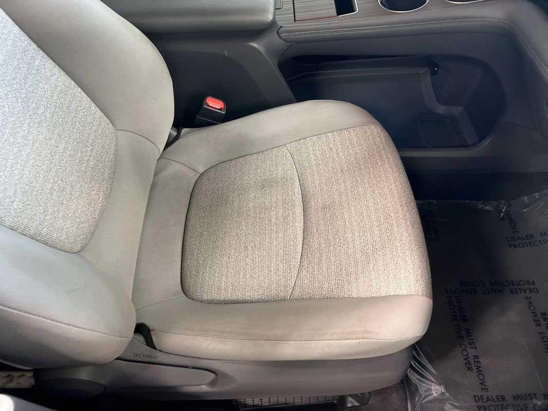 Used 2021 Toyota Sienna LE image 97