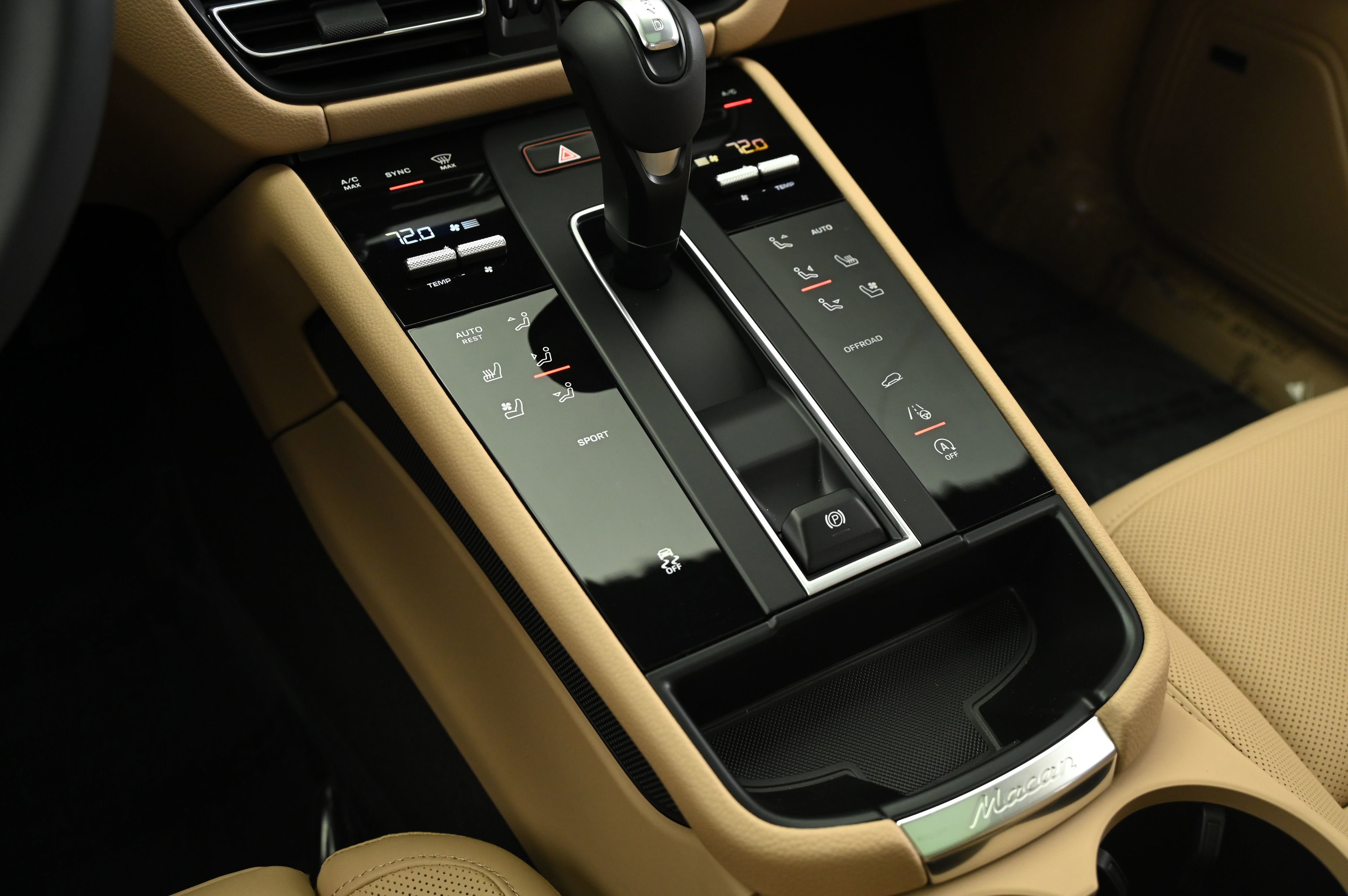 Certified 2025 Porsche Macan image 43