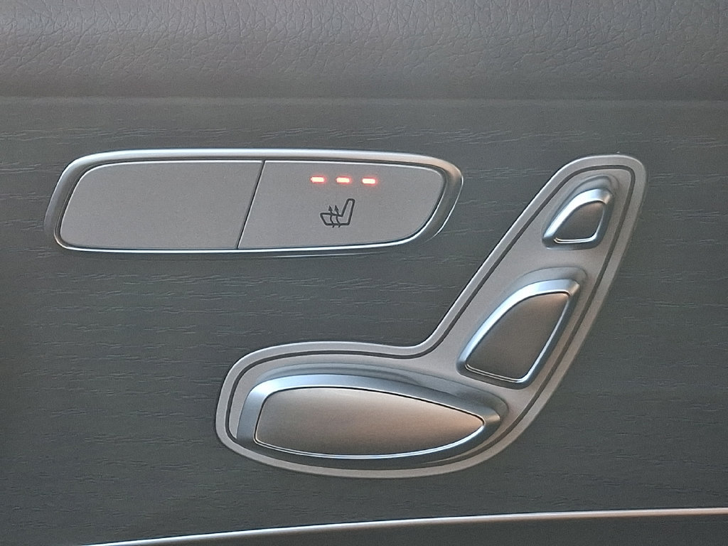 Used 2022 Mercedes-Benz GLC 300 4MATIC image 26
