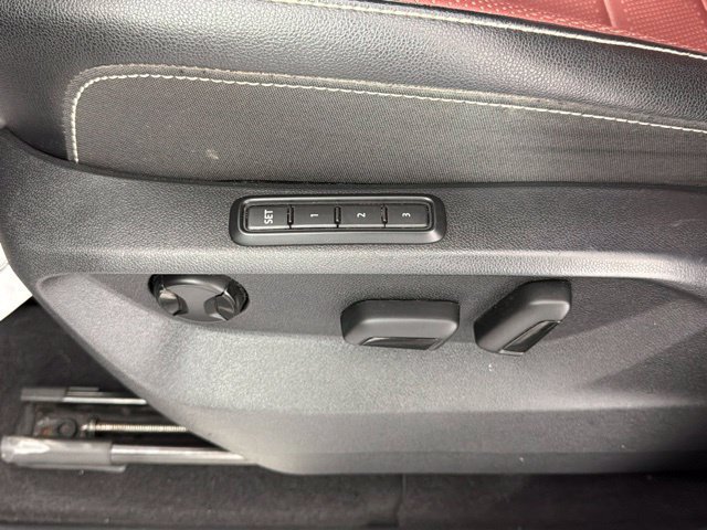 Used 2021 Volkswagen Atlas Cross Sport SEL Premium AWD/4WD image 6
