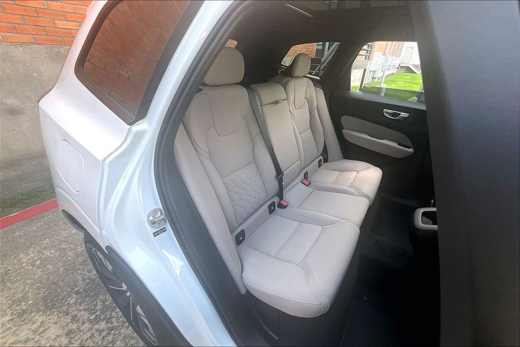 New 2026 Volvo XC60 B5 Plus w/ Protection Package Premier AWD/4WD image 16