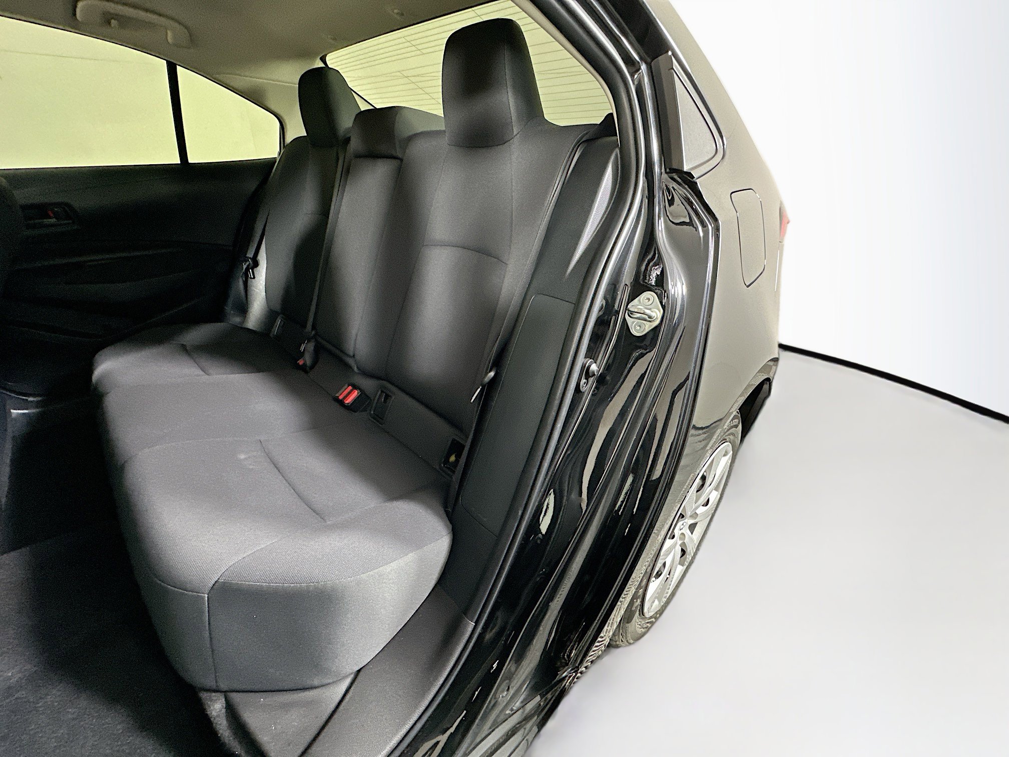 Used 2022 Toyota Corolla LE image 25