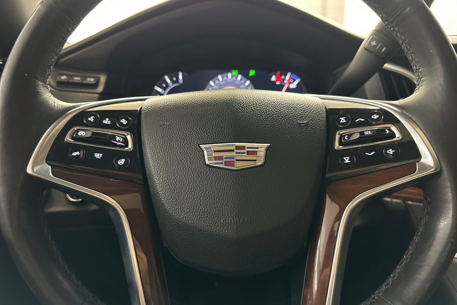 Used 2018 Cadillac Escalade ESV Premium Luxury AWD/4WD image 16