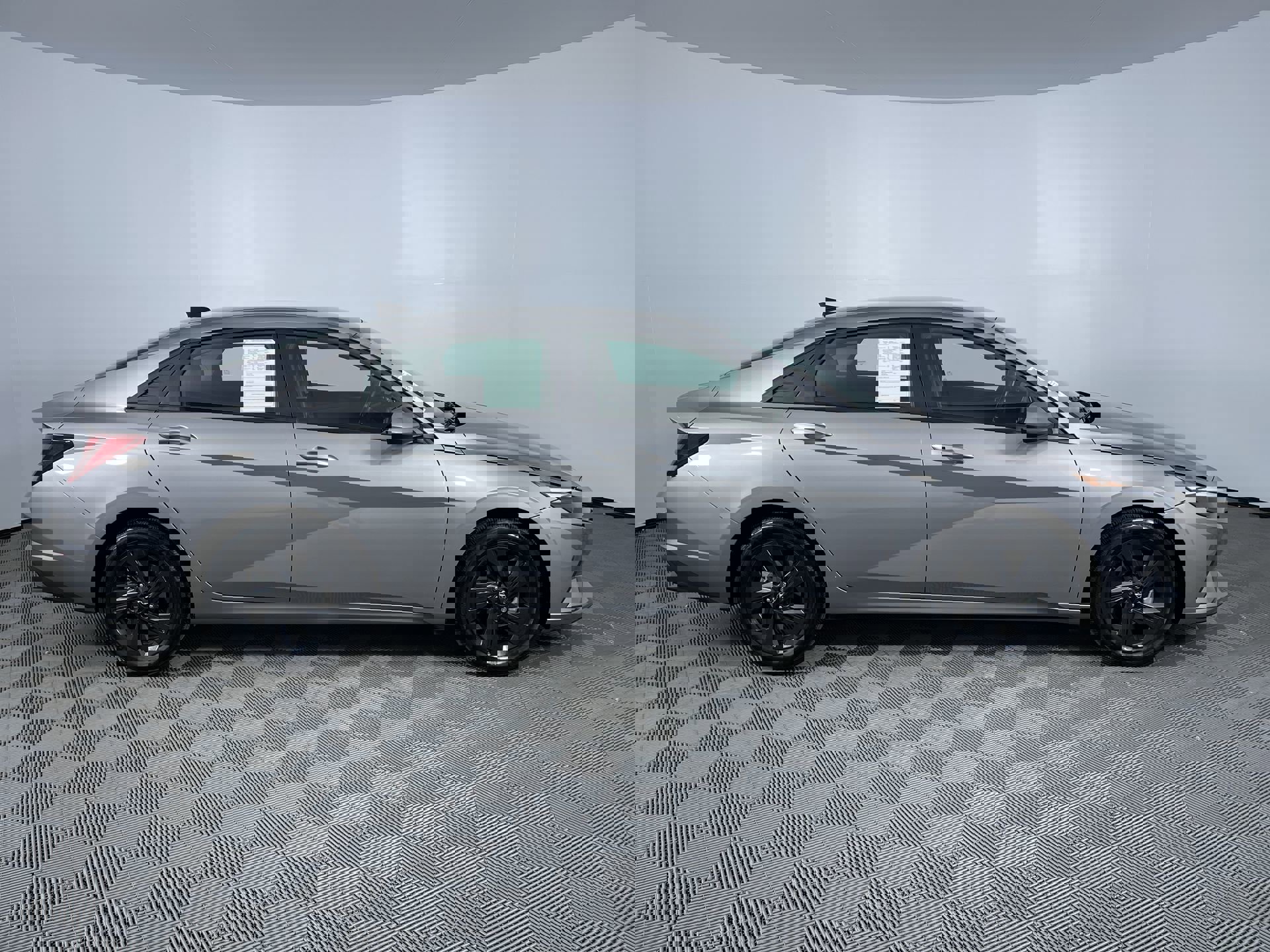 Used 2021 Hyundai Elantra SEL w/ Convenience Package image 10