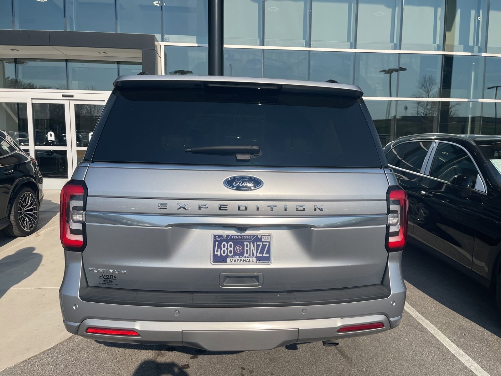 Used 2024 Ford Expedition Platinum image 3