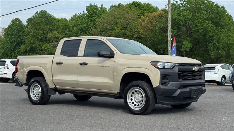 Used 2024 Chevrolet Colorado W/T image 5