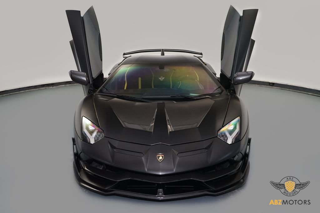 Used 2019 Lamborghini Aventador SVJ image 4