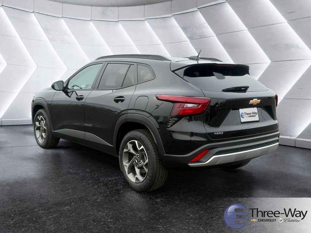 Certified 2024 Chevrolet Trax LT w/ LT Convenience Package image 3