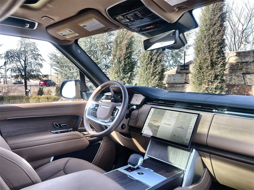 New 2026 Land Rover Range Rover SE image 14