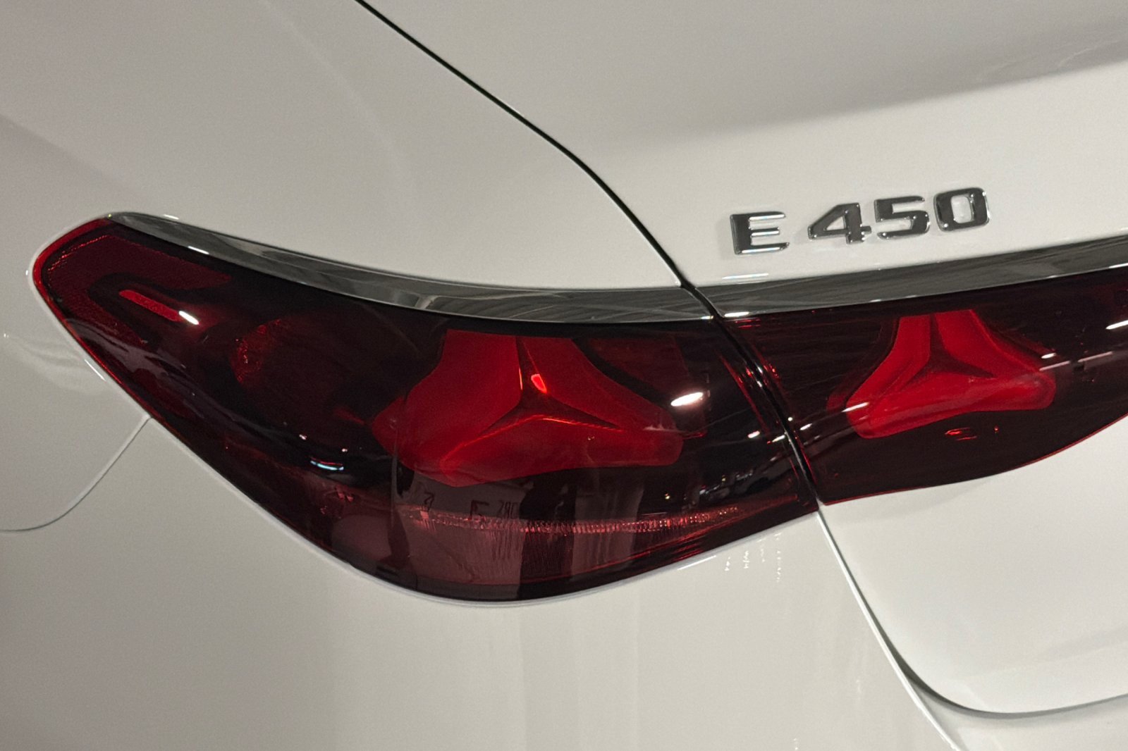 New 2027 Mercedes-Benz E 450 4MATIC Sedan image 26
