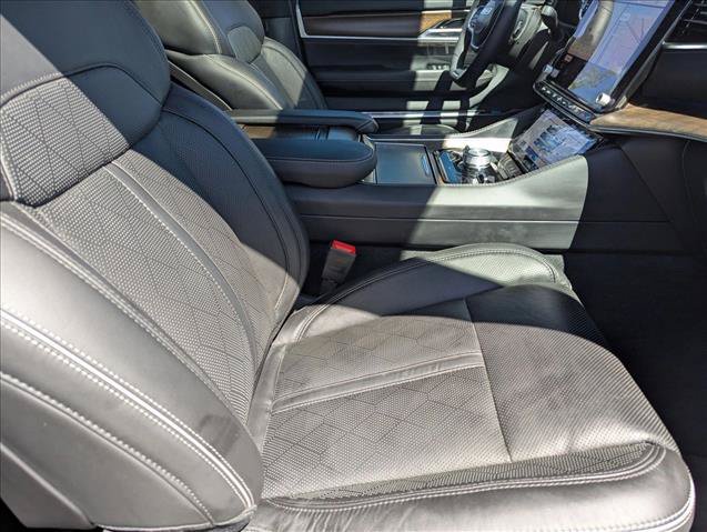 Used 2023 Jeep Grand Wagoneer L Series II w/ Flexible Seating Group AWD/4WD image 22