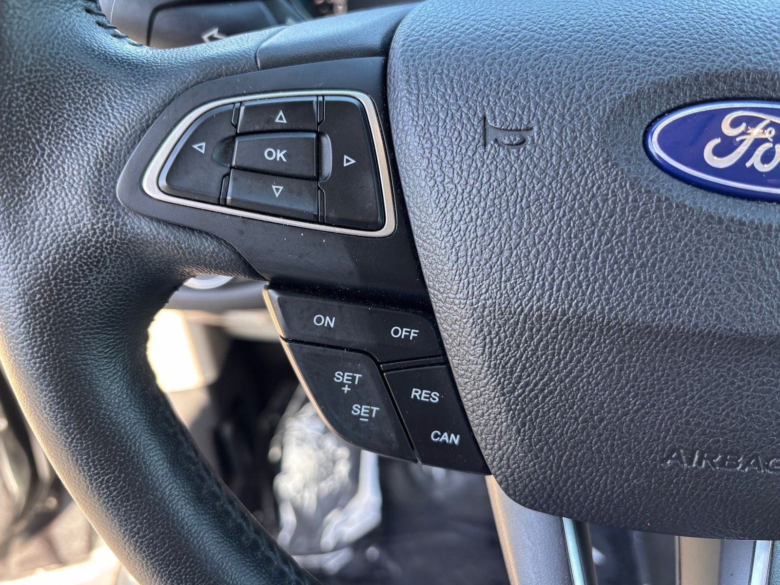 Used 2019 Ford Escape Titanium AWD/4WD image 24