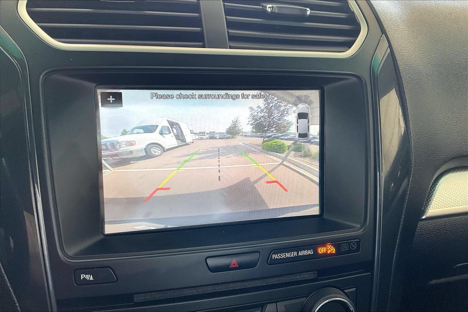 Used 2017 Ford Explorer XLT w/ Equipment Group 202A AWD/4WD image 14